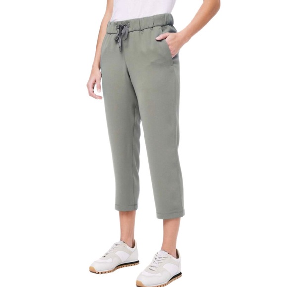 lululemon athletica Pants - Lululemon Grey Sage High-Rise On The Fly Crop 23" Jogger Pants Size 12